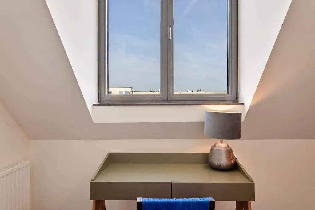 Ruim 3 Slaapkamer Appartement Met Parking Nabij Nato Machelen 0*,  Belgium