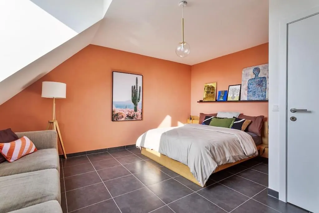 Ruim 3 Slaapkamer Appartement Met Parking Nabij Nato Machelen