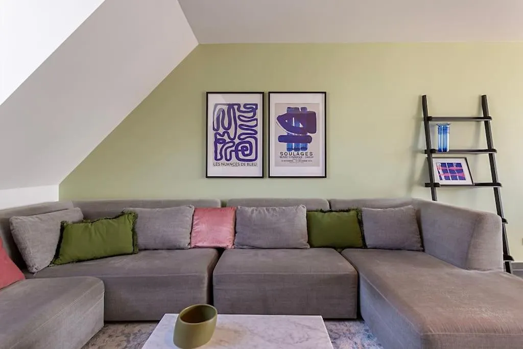 Apartment Ruim 3 Slaapkamer Appartement Met Parking Nabij Nato Machelen