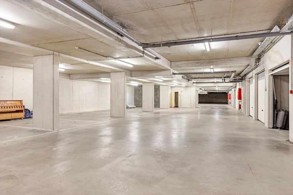 Ruim 3 Slaapkamer Appartement Met Parking Nabij Nato Machelen