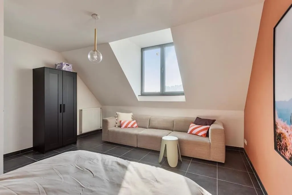 Apartment Ruim 3 Slaapkamer Appartement Met Parking Nabij Nato Machelen Belgium
